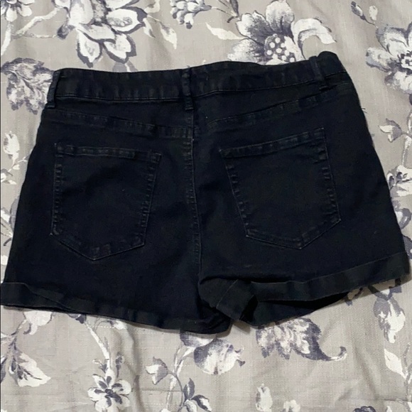 Forever 21 high waisted black short - Picture 2 of 4
